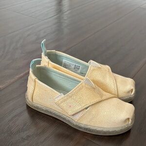 Toms Sparkly Tan Kids Moccasins